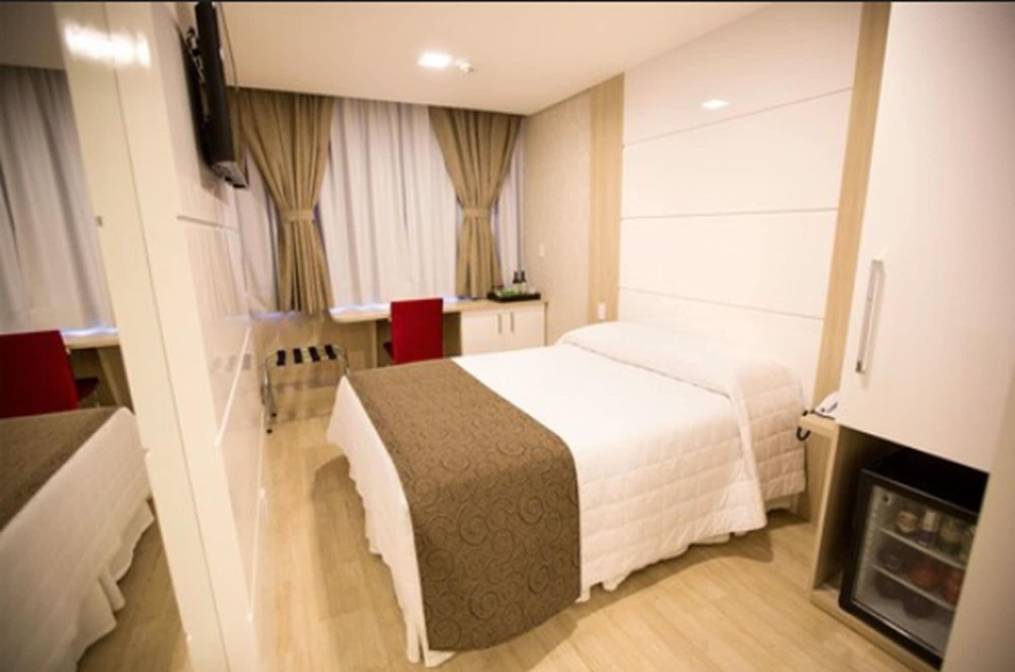 Holiday & Business Hotel - Em Frente Ao Centro De Eventos E Arena Conda Chapecó Екстериор снимка