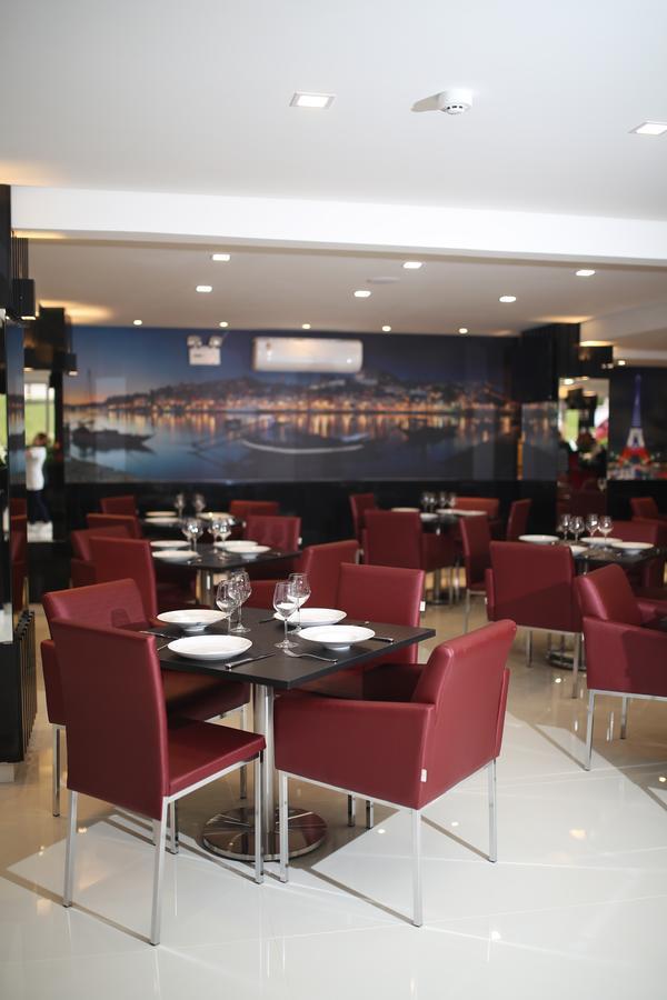 Holiday & Business Hotel - Em Frente Ao Centro De Eventos E Arena Conda Chapecó Екстериор снимка