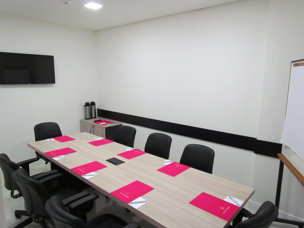 Holiday & Business Hotel - Em Frente Ao Centro De Eventos E Arena Conda Chapecó Екстериор снимка