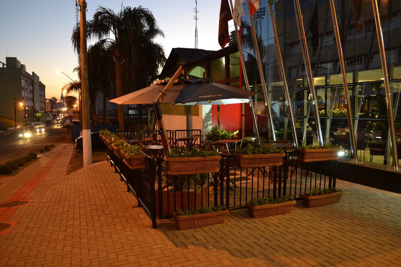 Holiday & Business Hotel - Em Frente Ao Centro De Eventos E Arena Conda Chapecó Екстериор снимка